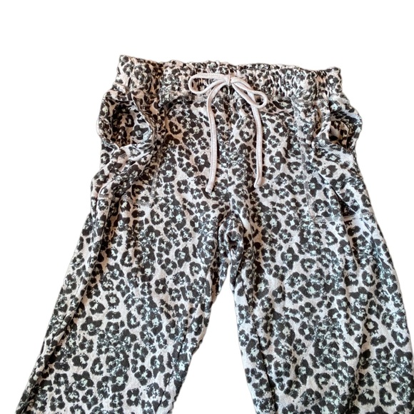 Leopard Print super comfortable soft loungewear joggers - Picture 6 of 7